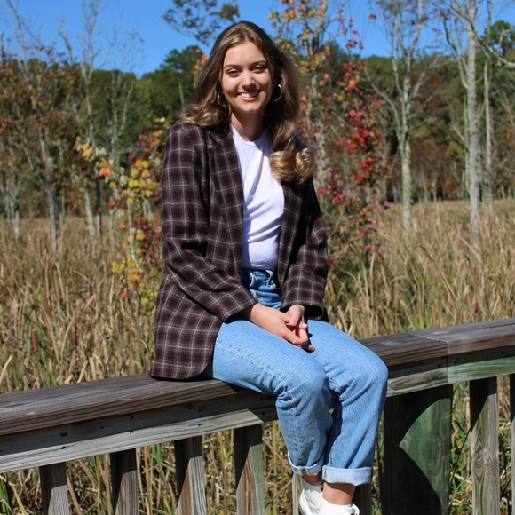 Meet your Posher, Mackenzie - Picture 1 of 1